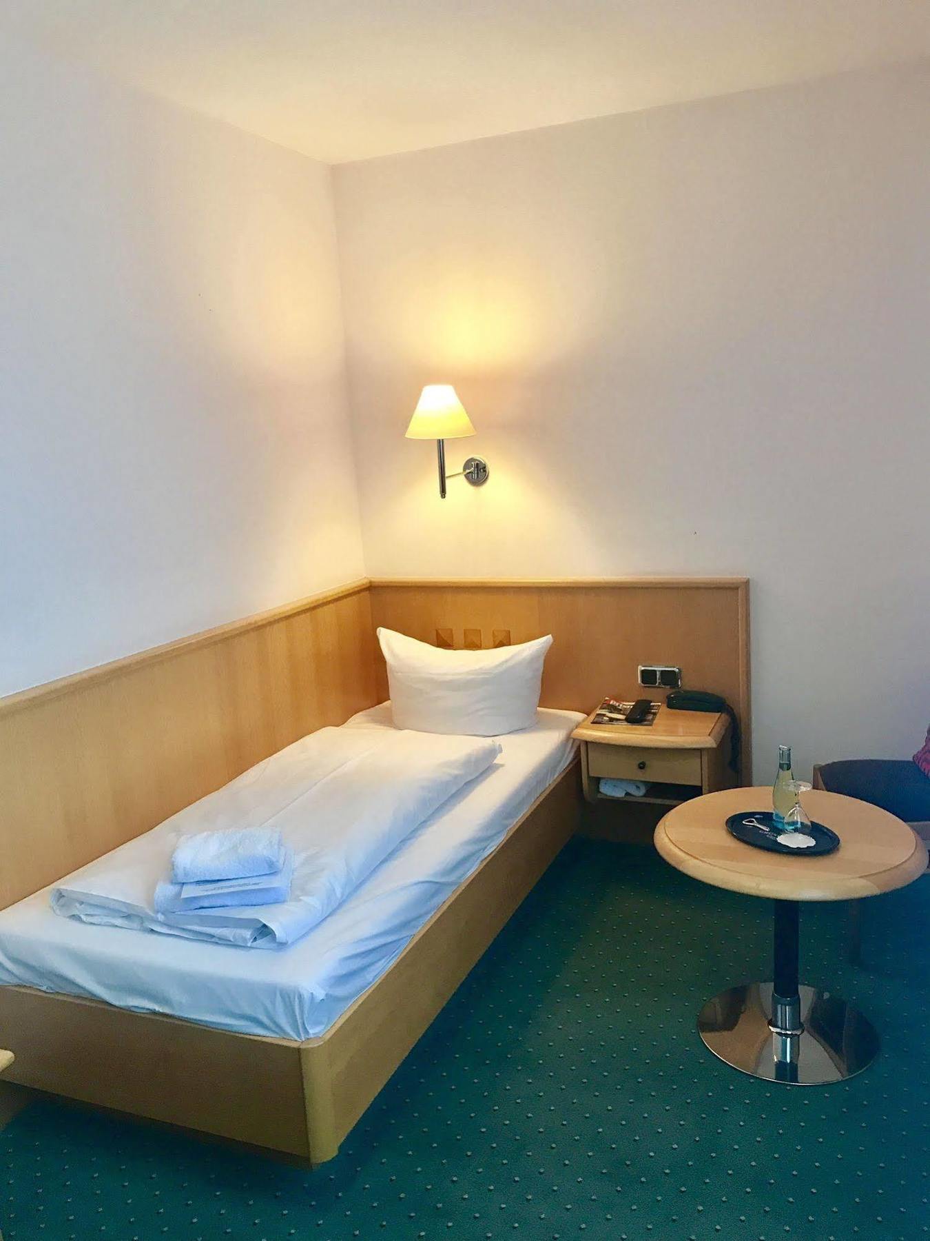 Hotel Berlin - Greenline Hotel Zossen Eksteriør bilde